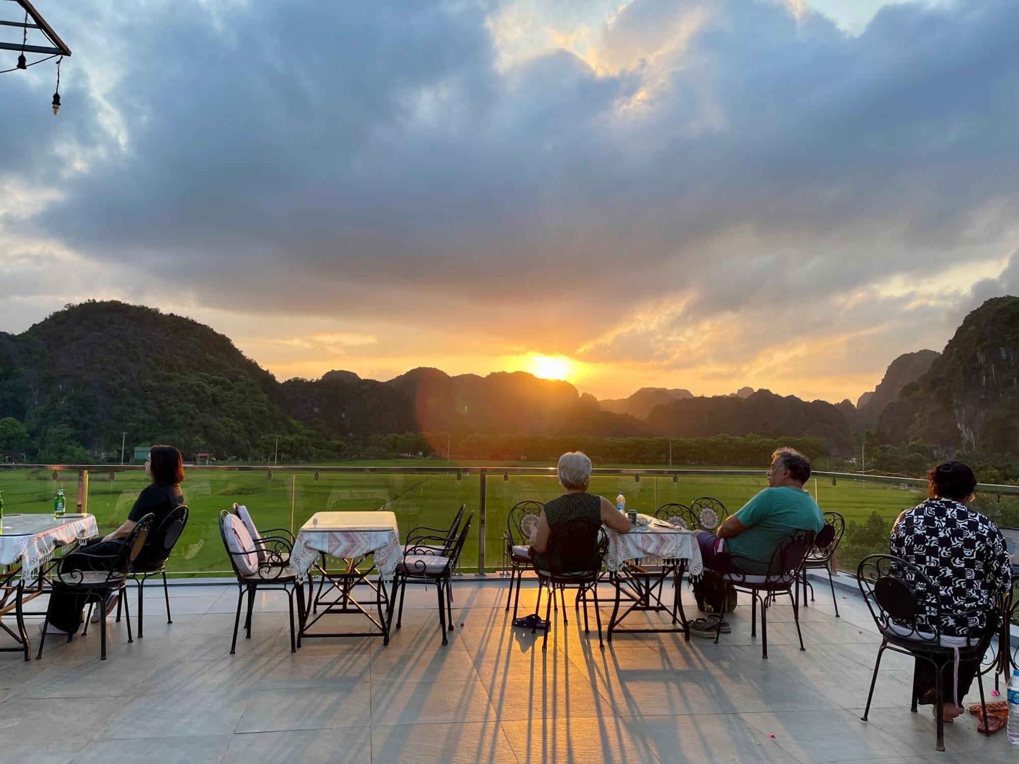 Liberty Hall Tam Coc Hotel & Villa Ninh Binh Exterior foto
